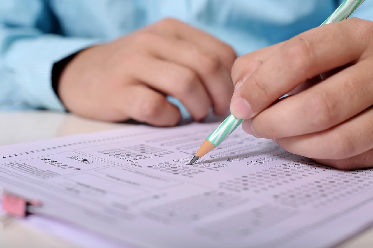 Example of logic-based true or false statement options