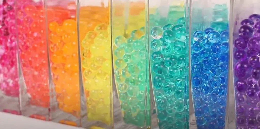 Dry-and-fully-soaked-Orbeez-gel-beads-in-a-clear-container-1024x511 What is the Orbeez Gun? A Fun Toy or a Safety Concern?